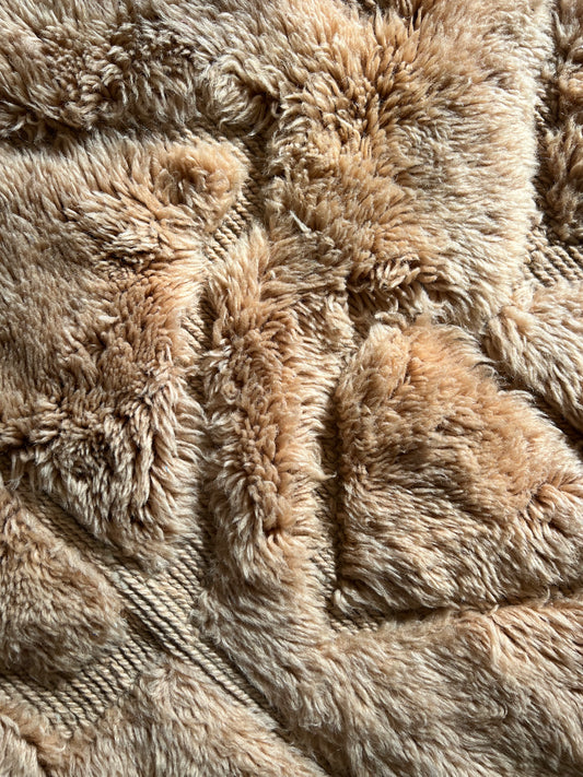Beni Mrirt Peach – Dywan marokański z owczej wełny 112x152cm